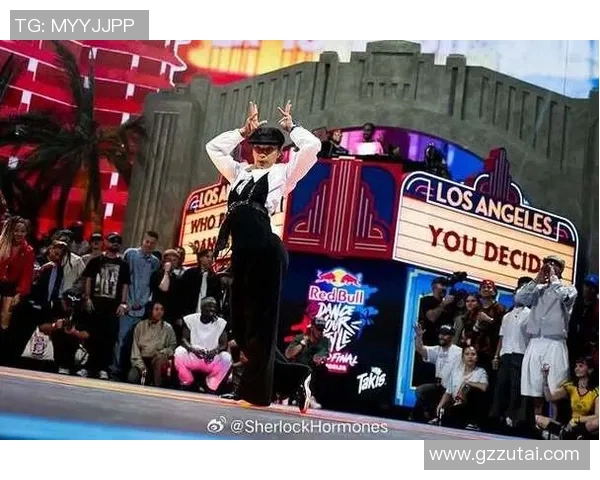 街舞战术解析：武汉街舞队如何运用边路渗透提升战斗力